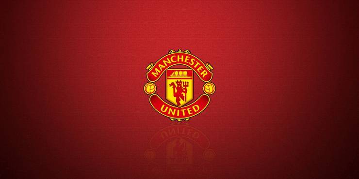 Image: https://static2.gamerantimages.com/wordpress/wp-content/uploads/2021/03/Manchester-United.jpg?q=50&fit=crop&w=740&h=370&dpr=1.5